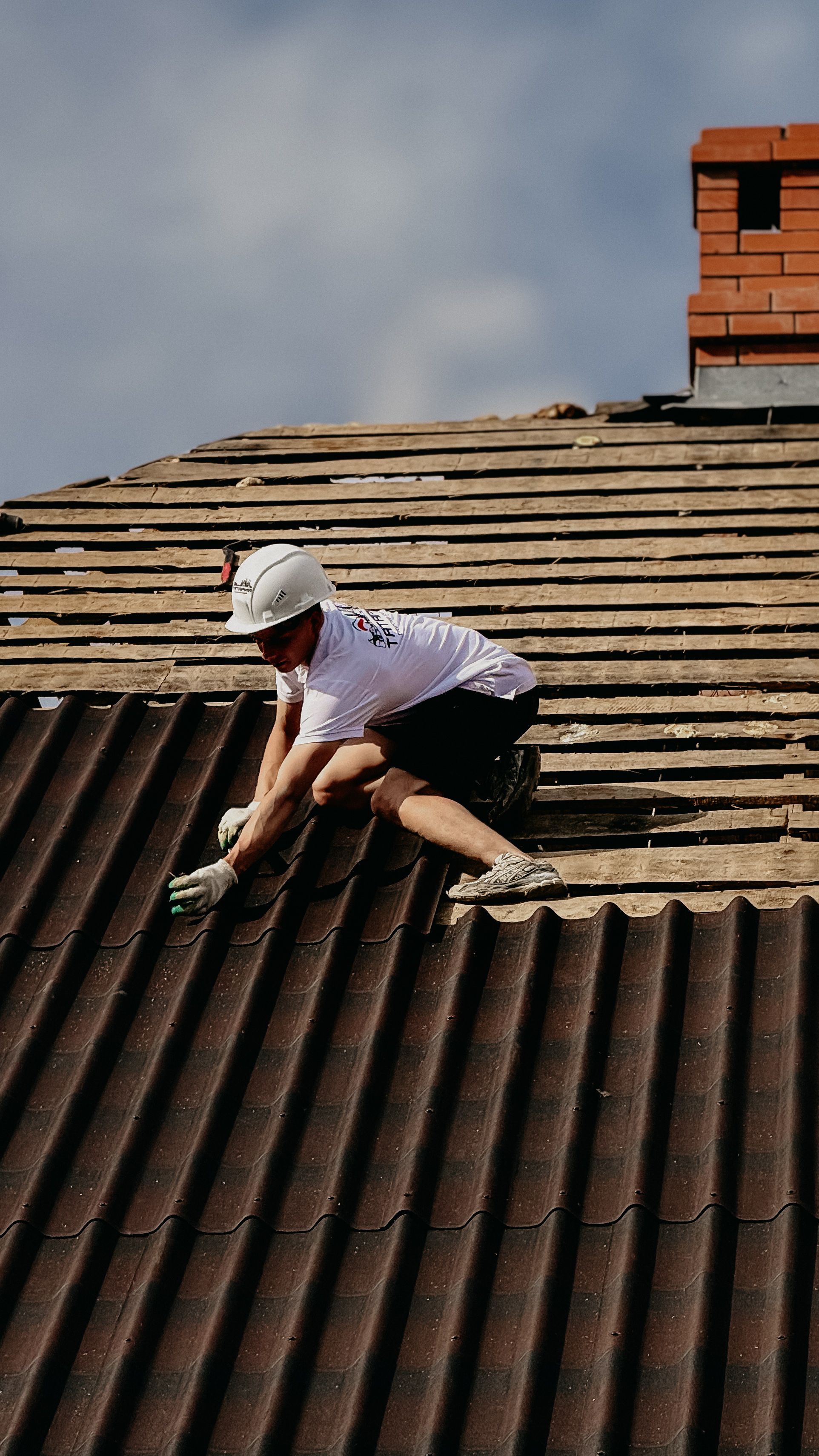 Clay tile roof installation